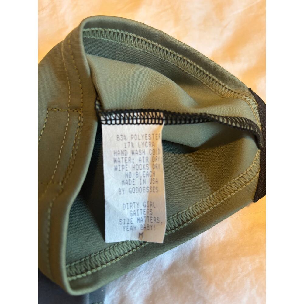 Dirty Girl Gaiters Size Medium - Picture 3 of 3